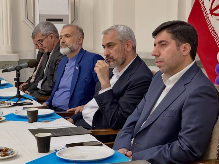 جلسه هم اندیشی فعالان اقتصادی و تجار ایرانی مقیم روسیه با وزیر اقتصاد