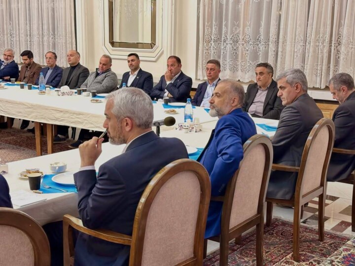 جلسه هم اندیشی فعالان اقتصادی و تجار ایرانی مقیم روسیه با وزیر اقتصاد