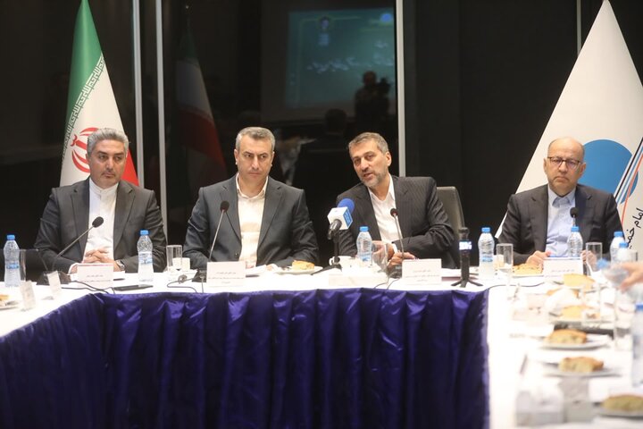 فروزان: شهر فرودگاهی امام خمینی(ره) ظرفیت تبدیل به قطب فناوری و لجستیک کشور را دارد