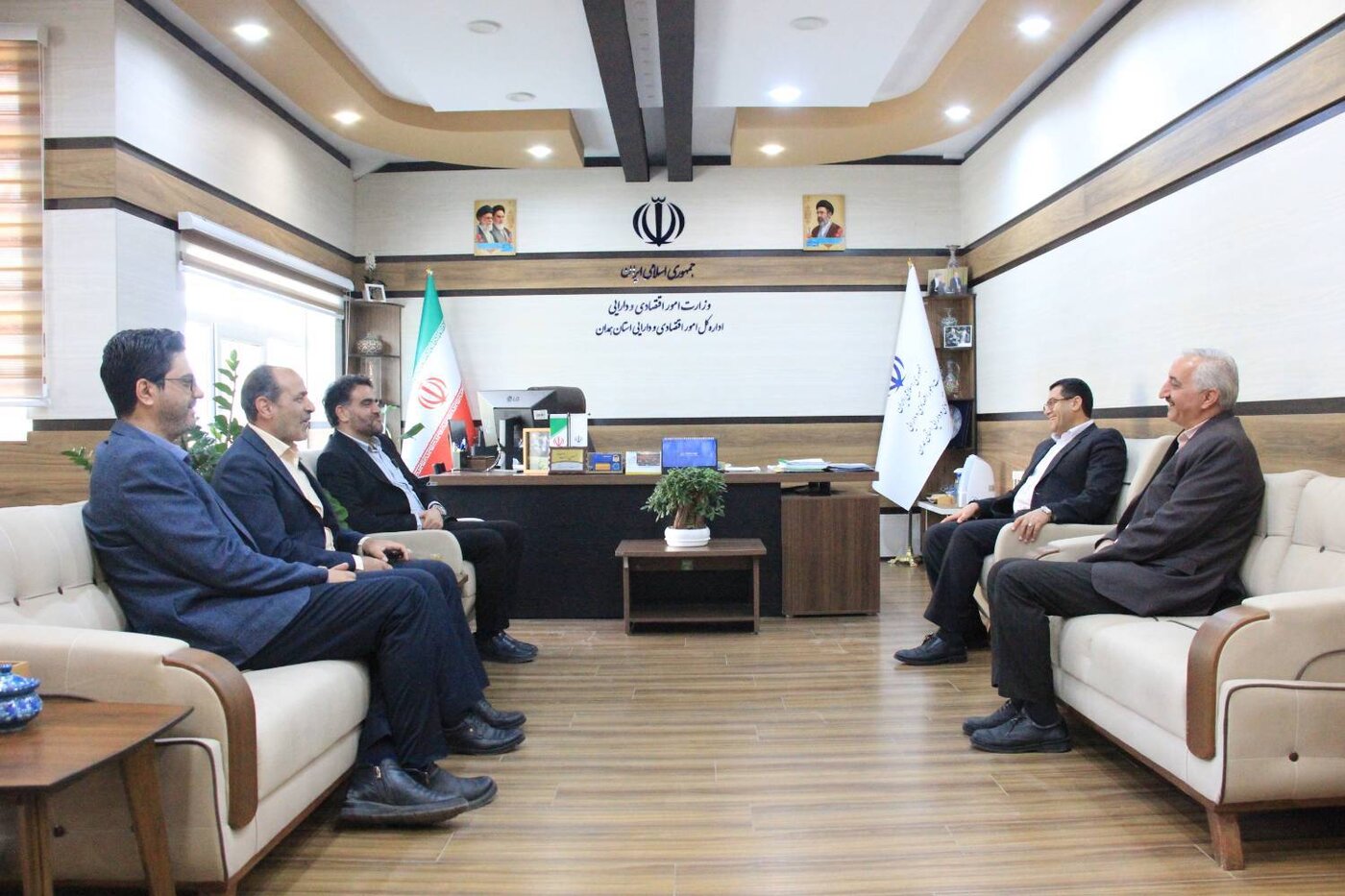 سرپرست اداره کل بهزیستی استان همدان با مدیرکل امور اقتصادی و دارایی استان دیدار و گفت‌وگو کرد