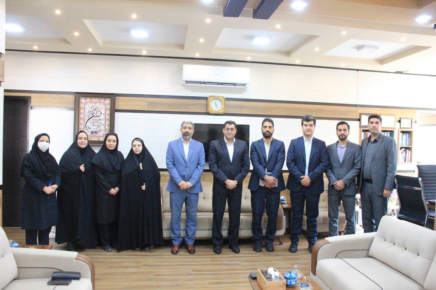 نشست صمیمانه مدیرکل امور اقتصادی و دارایی استان همدان با کارکنان قراردادی اداره کل