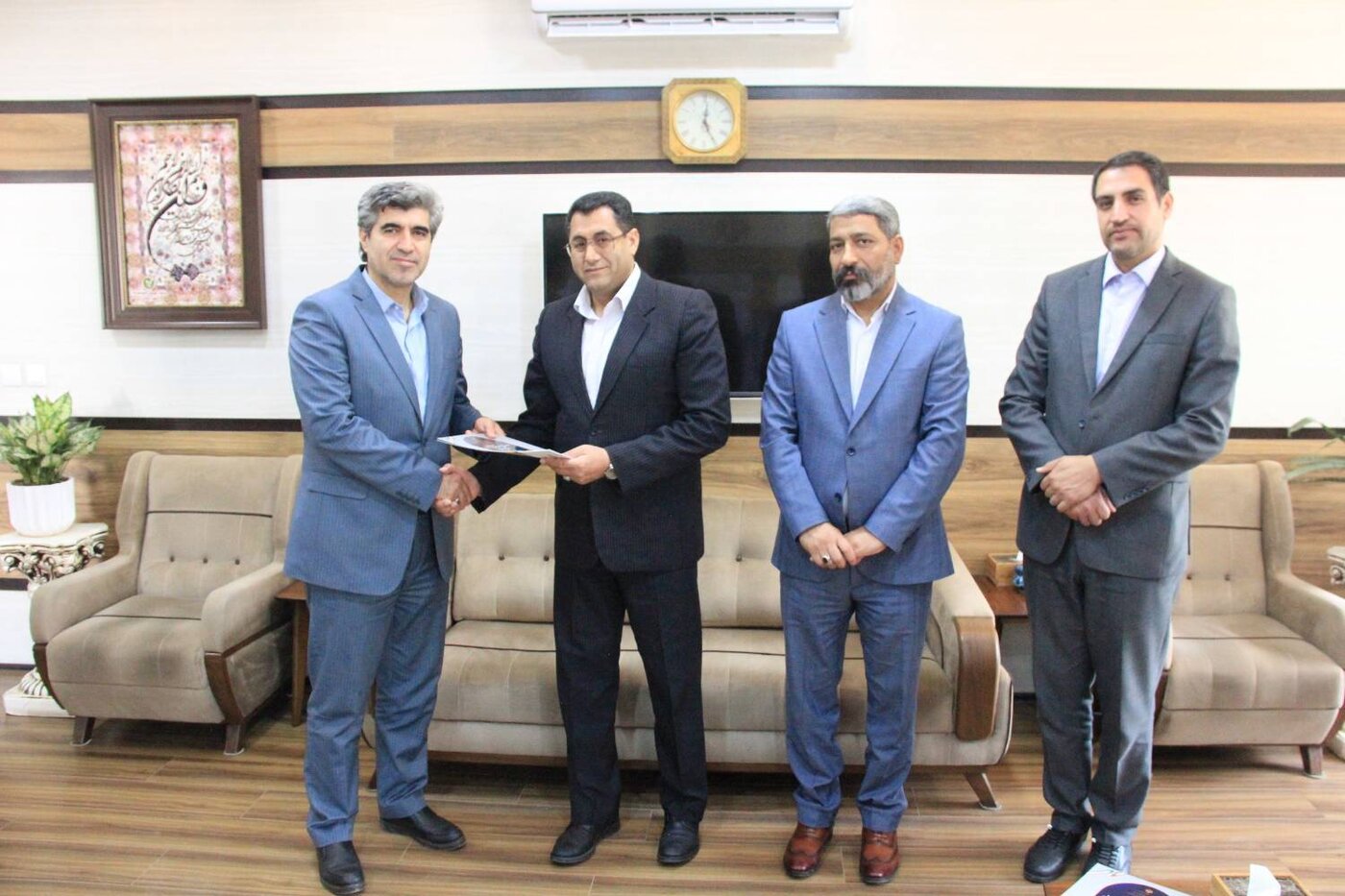 تقدیر نماینده وزیر اقتصاد از همکاران و عوامل اجرایی طرح قرارگاه نظارت و بازرسی از بازار و واحدهای صنفی