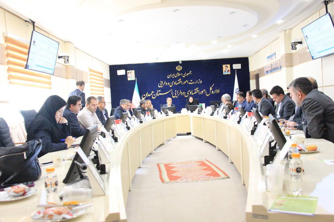 نشست ذیحسابان دستگاه‌های اجرایی استان همدان با تأکید بر ضرورت تسریع در جذب اعتبارات عمرانی برگزار شد