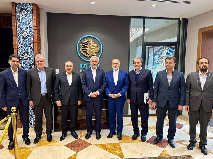 بازدید وزیر اقتصاد از میربیزنس بانک/ تأکید بر توسعه زیرساخت‌های مالی و تجاری ایران و روسیه