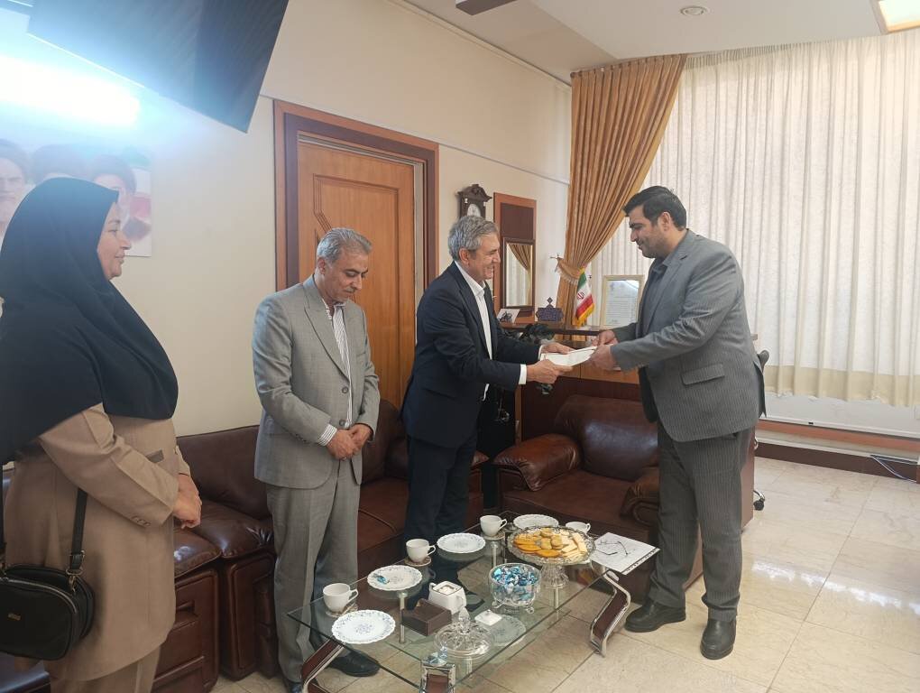 تقدیر معاون وزیر و رئیس سازمان منابع طبیعی و آبخیزداری کشور از نماینده وزیر و مدیرکل امور اقتصادی و دارایی استان خراسان رضوی