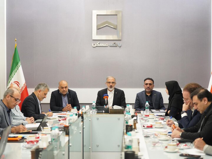 خورسندیان: کاهش ریسک تمرکز منابع و توسعه بازاریابی میدانی، ۲ رکن ارتقای جایگاه بانک مسکن است