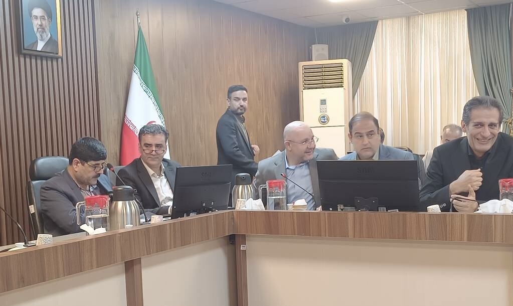 طبرسا؛ تأکید بر حمایت و تسهیل فعالیت واحدهای تولید در نشست مدیران در جهت گره‌گشایی از مشکلات تولید
