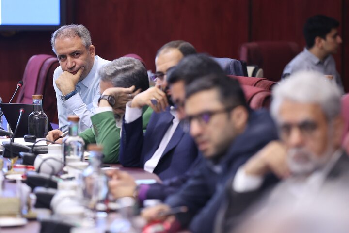 پنجمین نشست هم اندیشی وزیر اقتصاد با اقتصاددانان