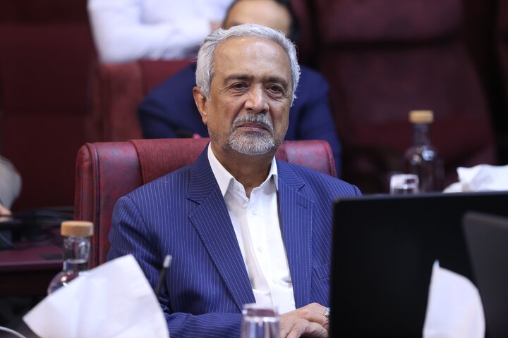 پنجمین نشست هم اندیشی وزیر اقتصاد با اقتصاددانان