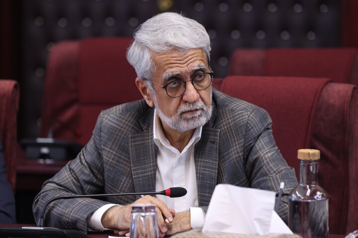 پنجمین نشست هم اندیشی وزیر اقتصاد با اقتصاددانان