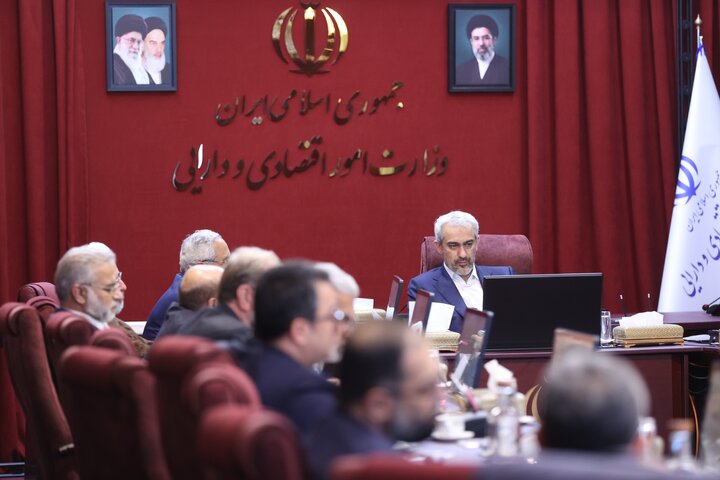 پنجمین نشست هم اندیشی وزیر اقتصاد با اقتصاددانان