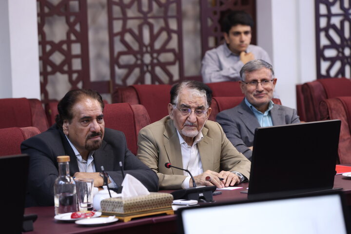 پنجمین نشست هم اندیشی وزیر اقتصاد با اقتصاددانان