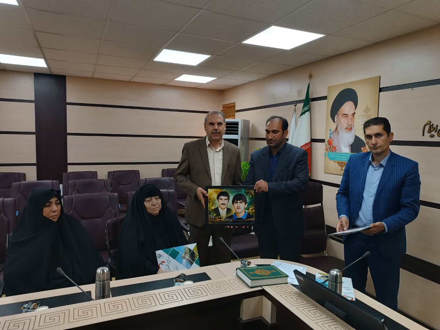 ۳۲ درصد کارکنان اقتصاد و دارایی ایلام از خانواده ایثارگران هستند