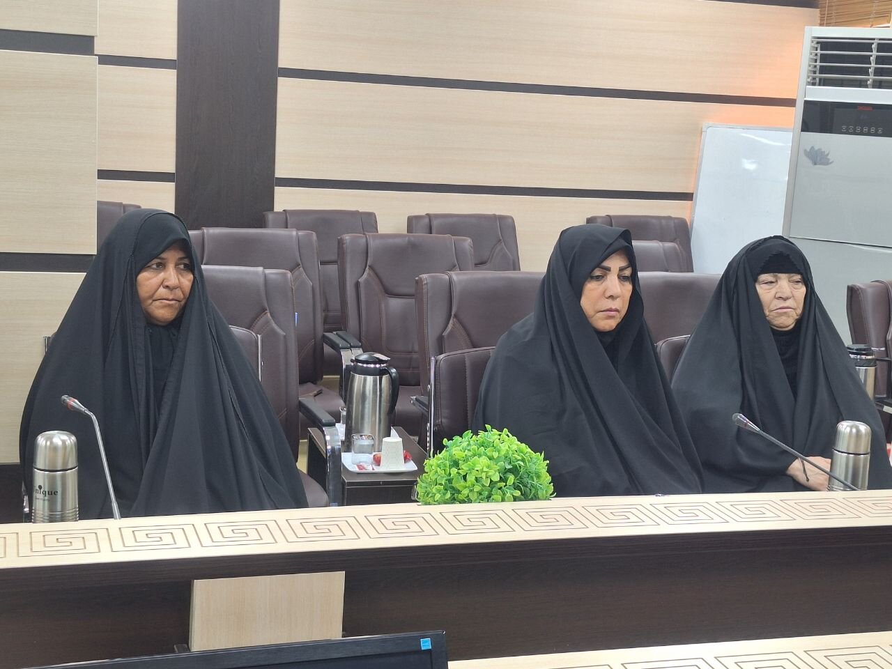 ۳۲ درصد کارکنان اقتصاد و دارایی ایلام از خانواده ایثارگران هستند