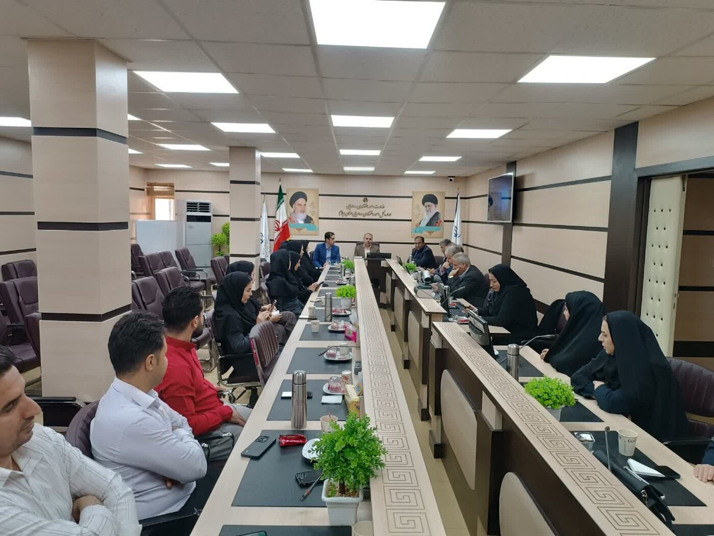 ۳۲ درصد کارکنان اقتصاد و دارایی ایلام از خانواده ایثارگران هستند