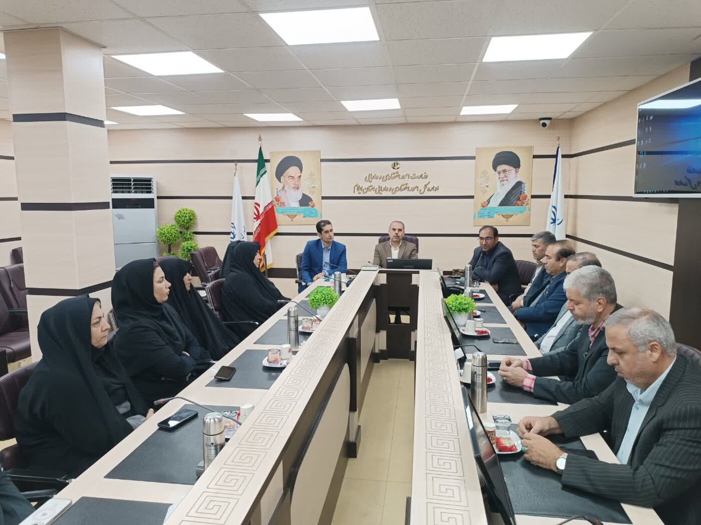 ۳۲ درصد کارکنان اقتصاد و دارایی ایلام از خانواده ایثارگران هستند