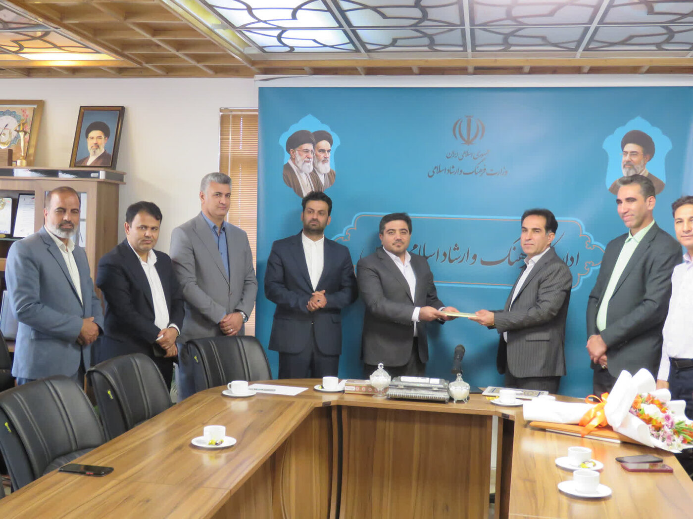 برگزاری آئین تکریم و معارفه ذیحسابان سابق و جدید اداره کل فرهنگ و ارشاد اسلامی فارس