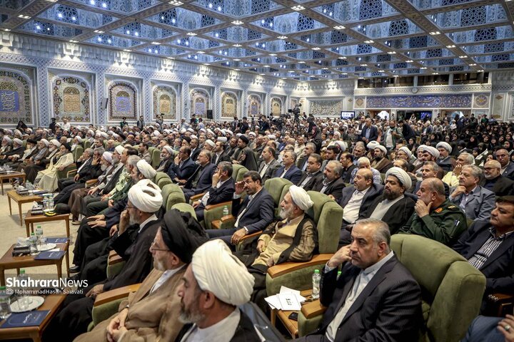 سی‌وسومین اجلاس سراسری نماز با عنوان «اقامه نماز در اندیشه و عمل امام شهید آیت‌الله العظمی سیدعلی خامنه‌ای»