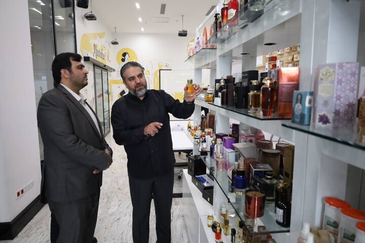 بازدید نماینده وزیر و مدیرکل امور اقتصادی و دارایی خراسان رضوی از واحد صنعتی در شهرک صنعتی