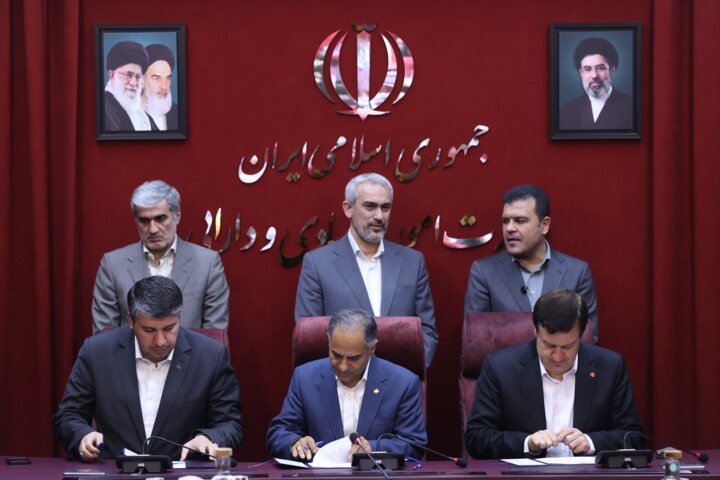 آیین امضای تفاهم‌نامه بازسازی زیرساخت‌های فناورانه چهار دانشگاه آسیب‌دیده از جنگ