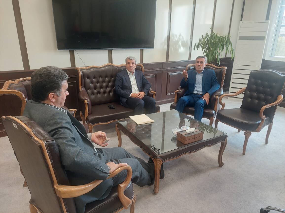 نشست مدیرکل امور اقتصادی و دارایی استان تهران با مدیرکل تعزیرات حکومتی