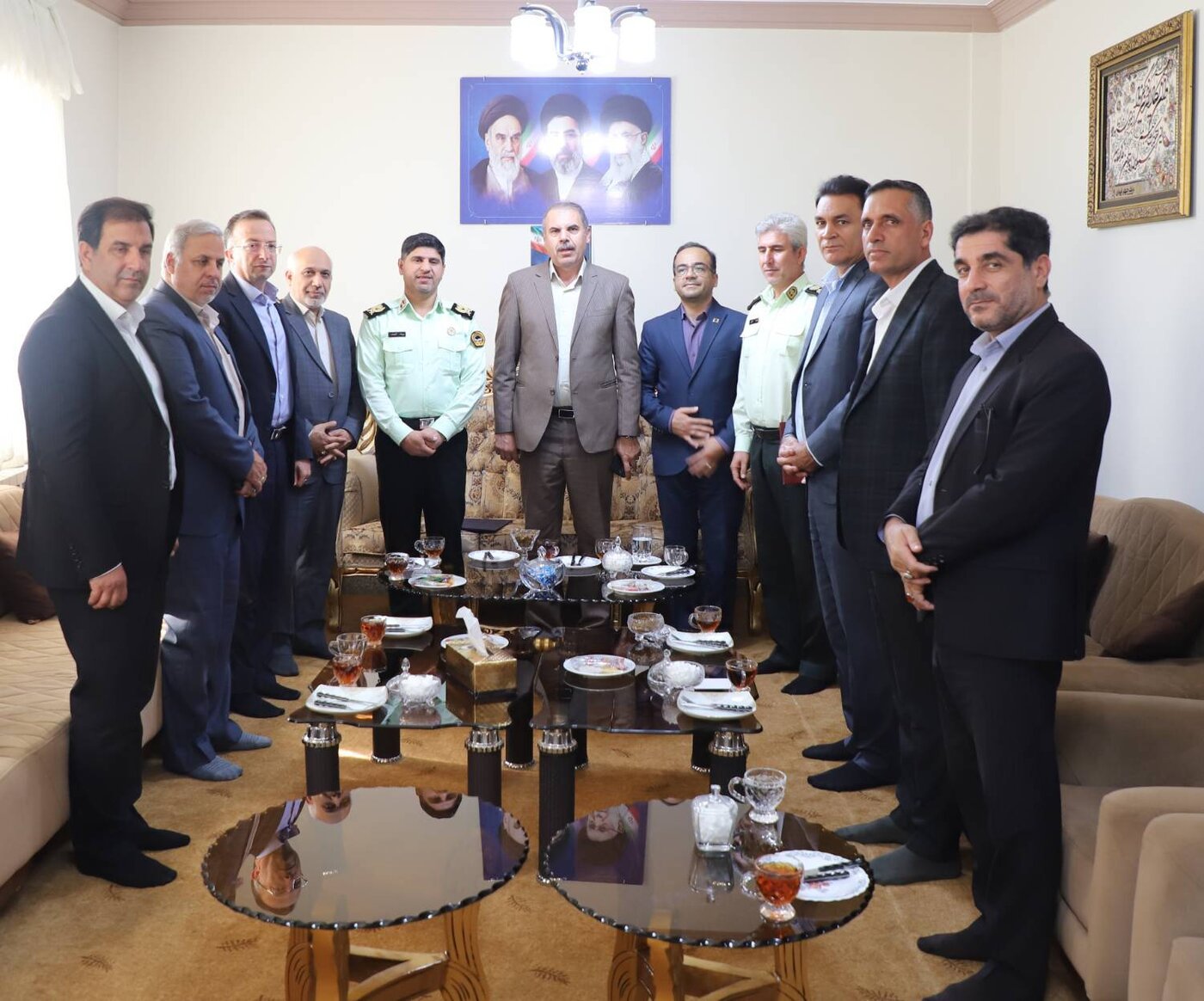 دیدار مدیران اقتصادی ایلام با فرمانده انتظامی استان به مناسبت هفته نیروی انتظامی