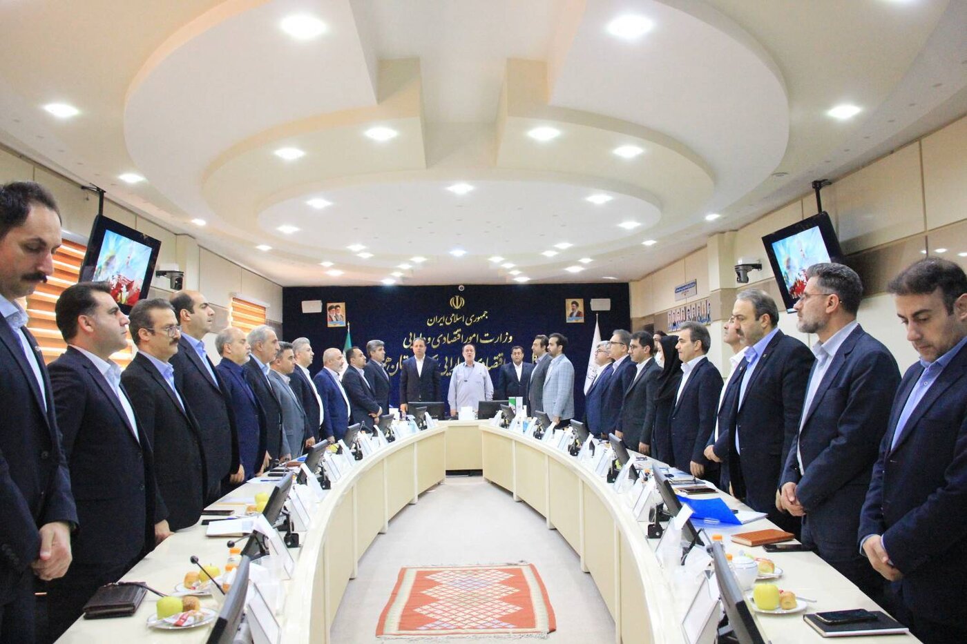 تأکید بر تسریع پرداخت تسهیلات ازدواج، فرزندآوری و ودیعه مسکن در همدان؛ پیگیری تخصیص منابع جدید برای استان