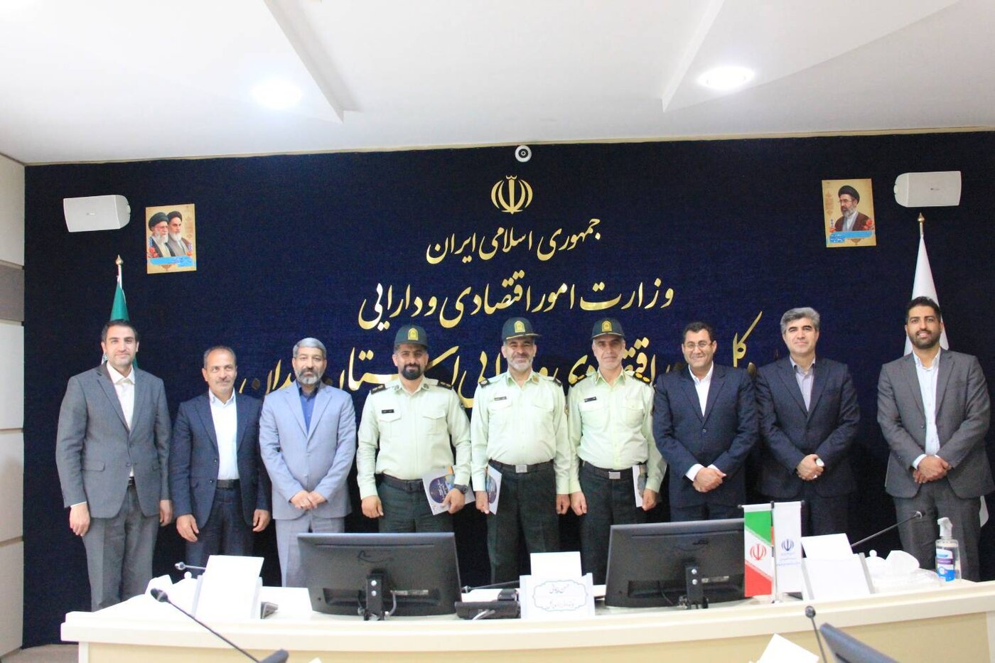 تجلیل مدیرکل امور اقتصادی و دارایی استان همدان از پرسنل فراجای مستقر در اداره کل
