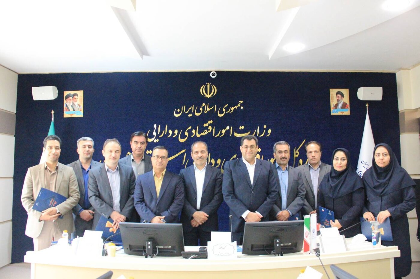 شانزدهمین نشست ذیحسابان دستگاه های اجرایی استان به ریاست مدیرکل امور اقتصادی و دارایی برگزار گردید