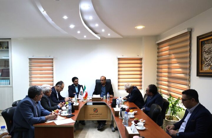نشست مدیران دستگاه های تابعه وزارت امور اقتصادی و دارایی استان مرکزی برگزار شد