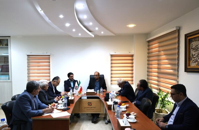 نشست مدیران دستگاه های تابعه وزارت امور اقتصادی و دارایی استان مرکزی برگزار شد