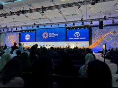 حضور وزیر اقتصاد ایران در اجلاس سالانه صندوق بین‌المللی پول و بانک جهانی در بانکوک/تاکید بر همکاری جهانی برای مقابله با چالش‌های اقتصاد دنیا 