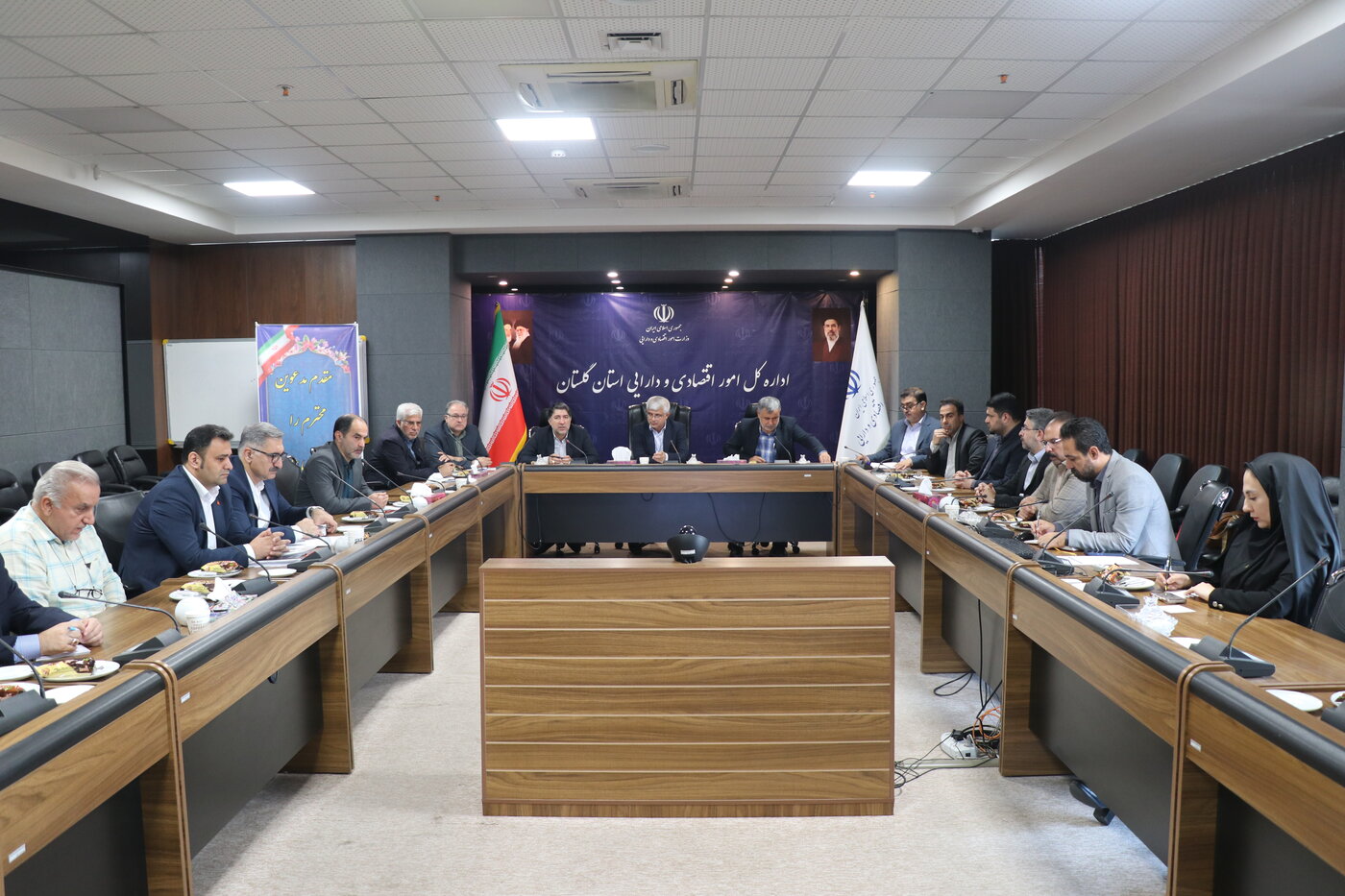 تأکید مسئولان ارشد استان بر تسریع بانک‌ها در تخصیص منابع؛ «با نشستن پشت میز، مشکلات توسعه‌ای استان حل نمی‌شود»