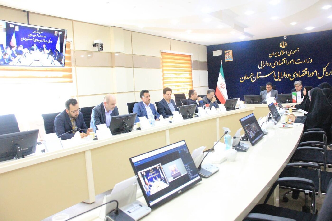 تأکید مدیرکل امور اقتصادی و دارایی همدان بر شناسایی و رفع مقررات مخل کسب‌وکار