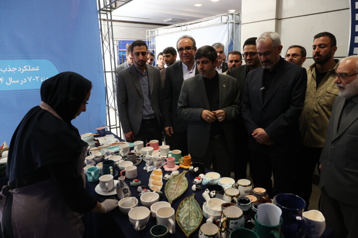 بازدید وزیر اقتصاد از نمایشگاه"بلندای همت"