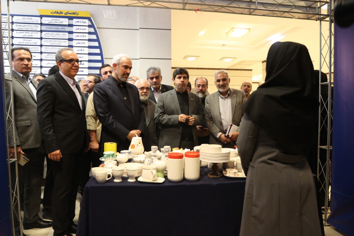 بازدید وزیر اقتصاد از نمایشگاه"بلندای همت"