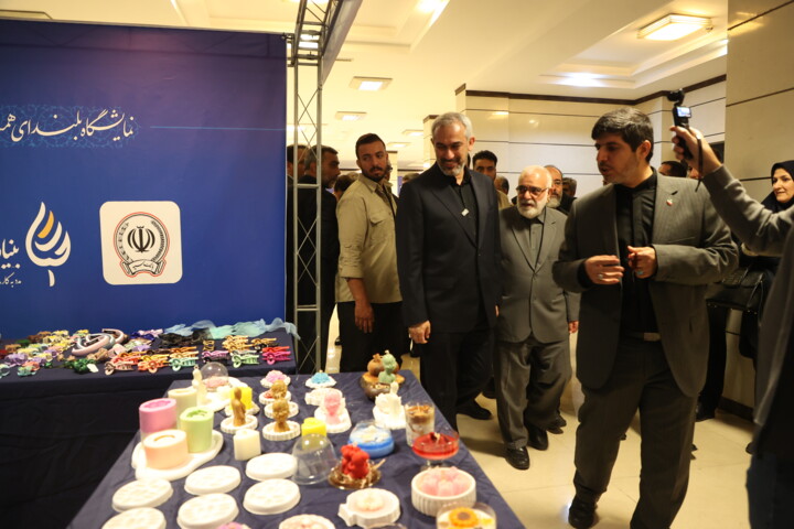بازدید وزیر اقتصاد از نمایشگاه"بلندای همت"