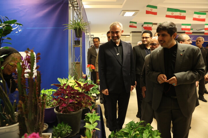 بازدید وزیر اقتصاد از نمایشگاه"بلندای همت"
