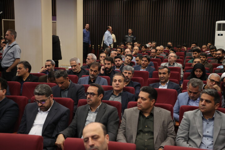 همایش تجلیل از یاوران اشتغال و خودکفایی