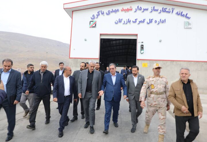 وزیر اقتصاد از مرکز مبادلات تجاری ایران و ترکیه در ماکو بازدید کرد