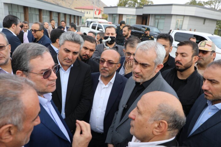 ورود وزیر اقتصاد به ماکو و بازدید ازبازارچه مرزی ساری سو