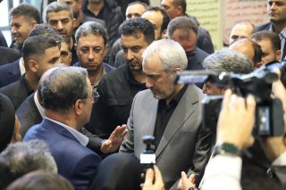 وزیر اقتصاد از پایانه مرزی سرور بازدید کرد.