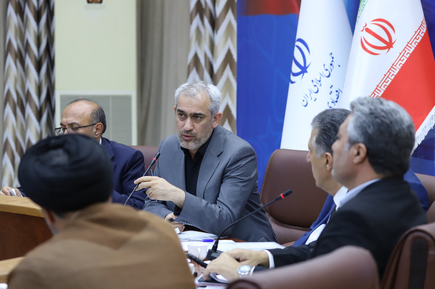 وزیر اقتصاد؛
برنامه جدید بورس برای تسریع تأمین مالی بنگاه‌ها از طریق اوراق گام ارائه می‌شود