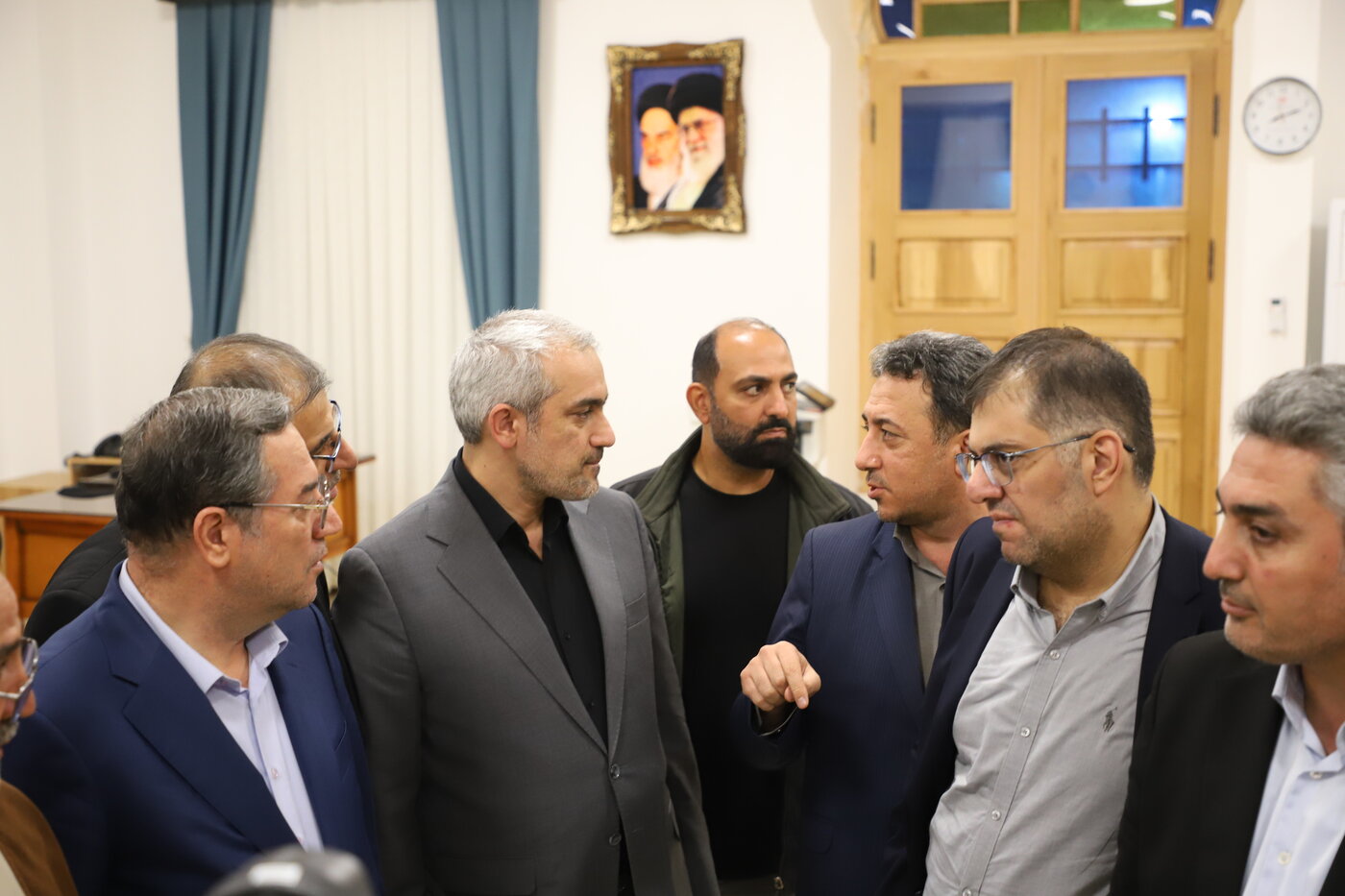 وزیر امور اقتصادی و دارایی از مرکز خدمات سرمایهگذاری آذربایجانغربی بازدید کرد