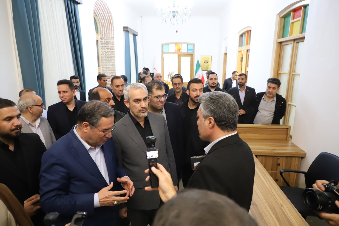 وزیر امور اقتصادی و دارایی از مرکز خدمات سرمایهگذاری آذربایجانغربی بازدید کرد