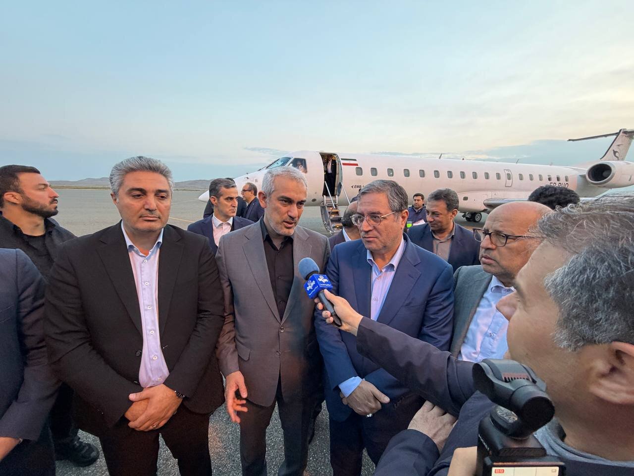 تسهیل تردد ترانزیتی و مسافری در گمرک بازرگان و بررسی الزامات بازگشایی بازارچه مرزی ساریسو، محور بازدید وزیر امور اقتصادی و دارایی از منطقه آزاد ماکو بود.