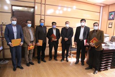 تجلیل مدیركل اموراقتصادی ودارایی كهگیلویه وبویراحمد از ذیحسابان فعال استان در بحث تهاتر