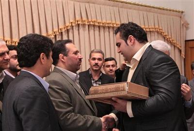 ازقوی‌ترین مرد جهان با حضور وزیر اقتصاد تجلیل شد