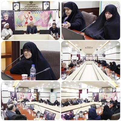 لحظه لحظه خاطرات و زندگی شهدای والامقام برای ما درس و چراغ راه آینده است