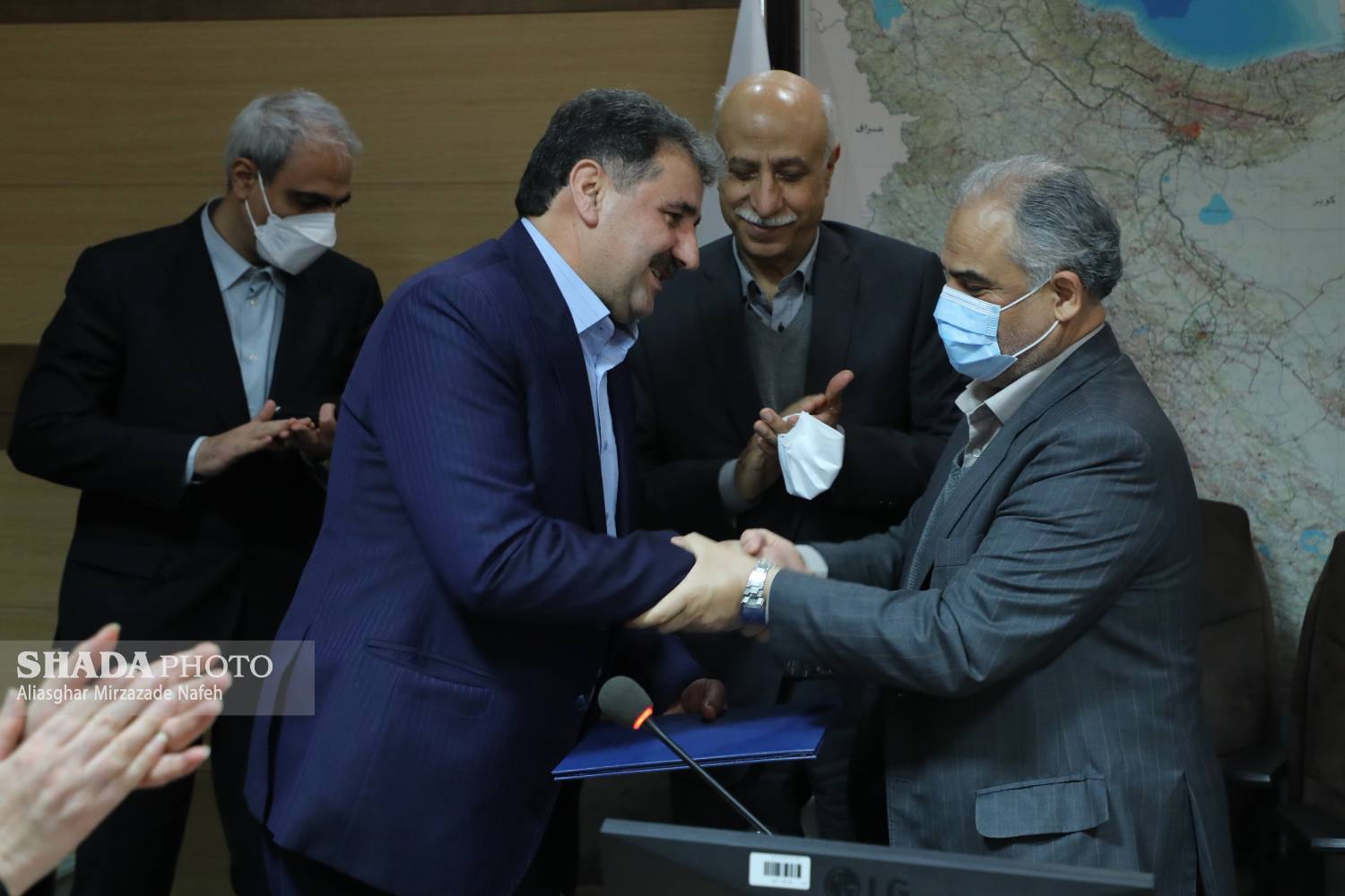 جلسه ی معارفه جناب آقای رضوانپور با حضور خزانه دار محترم كل كشور، مدیران كل ، مشاورین حوزه خزانه ­داری و ذیحسابان مركز